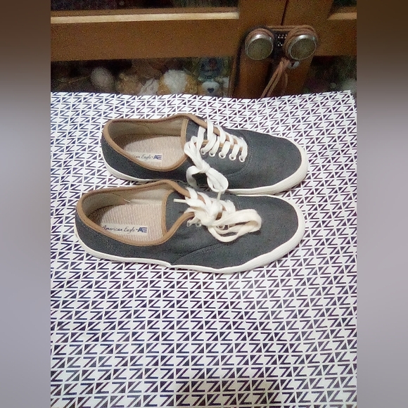 American Eagle Sneakers - Picture 3 of 15